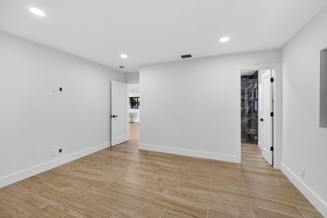 3900 Kenas Street, West Palm Beach, FL 33403