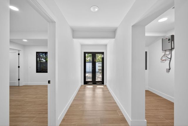 3900 Kenas Street, West Palm Beach, FL 33403