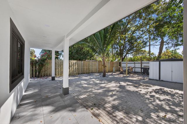 3900 Kenas Street, West Palm Beach, FL 33403