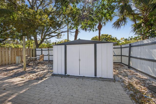 3900 Kenas Street, West Palm Beach, FL 33403