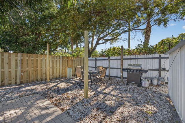 3900 Kenas Street, West Palm Beach, FL 33403