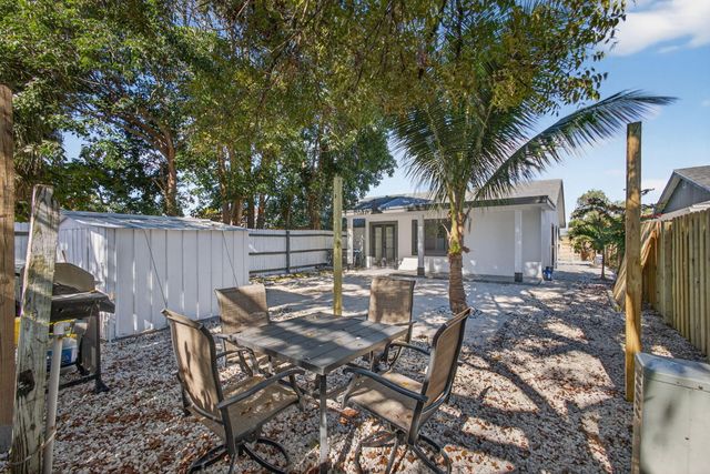 3900 Kenas Street, West Palm Beach, FL 33403