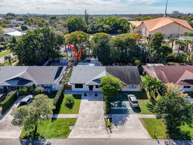 3900 Kenas Street, West Palm Beach, FL 33403