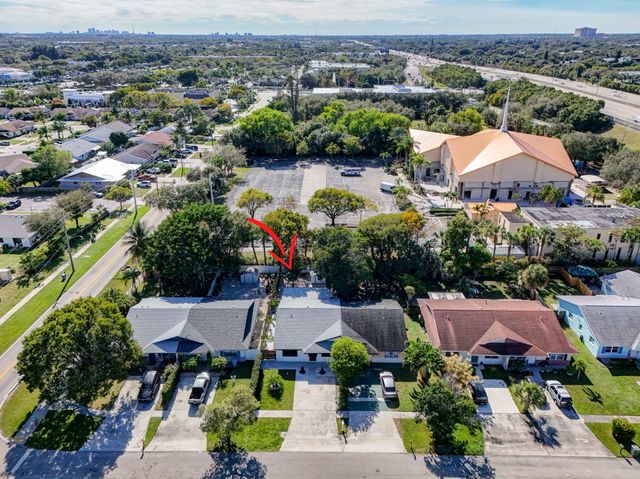 3900 Kenas Street, West Palm Beach, FL 33403