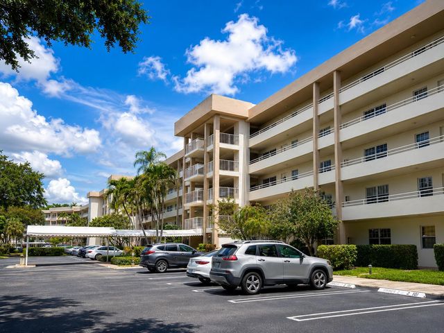 3930 Oaks Clubhouse Drive 303, Pompano Beach, FL 33069