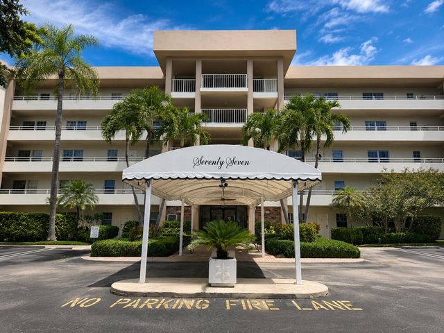 3930 Oaks Clubhouse Drive 303, Pompano Beach, FL 33069