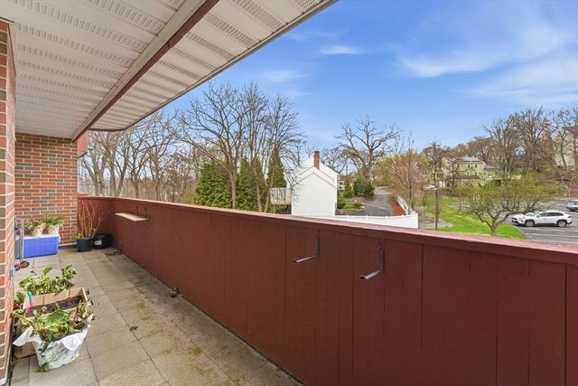 100 Rosemary Way 206, Needham, MA 02494