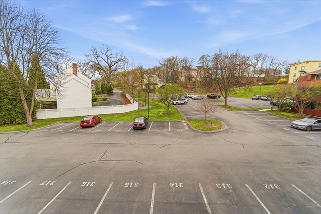 100 Rosemary Way 206, Needham, MA 02494