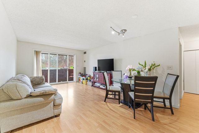 100 Rosemary Way 206, Needham, MA 02494