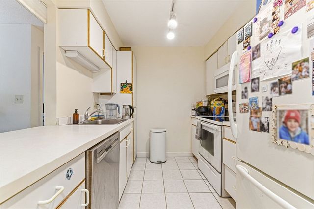 100 Rosemary Way 206, Needham, MA 02494