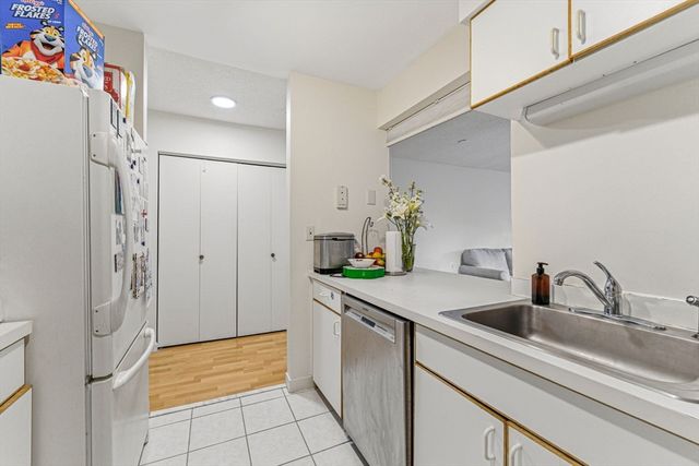 100 Rosemary Way 206, Needham, MA 02494