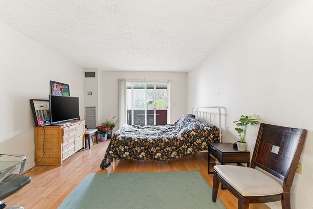 100 Rosemary Way 206, Needham, MA 02494