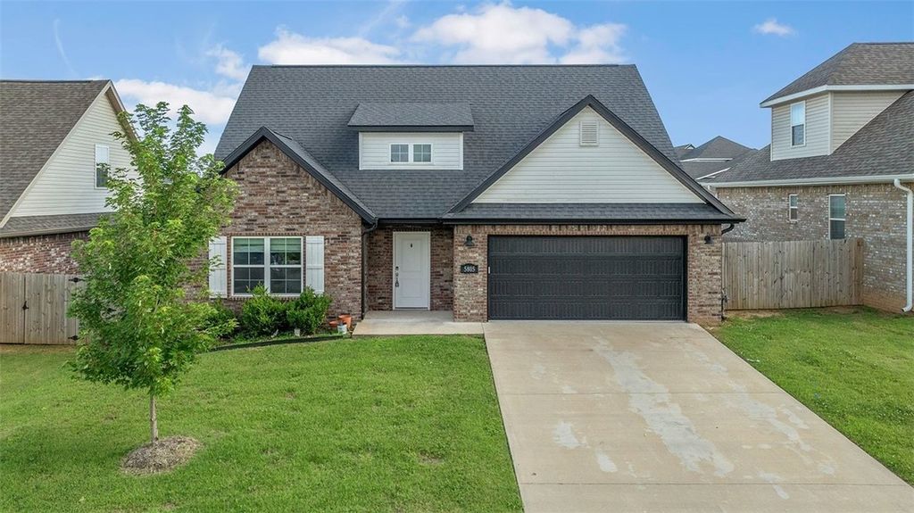 5805 SW Gentle Winds Avenue, Bentonville, AR 72713