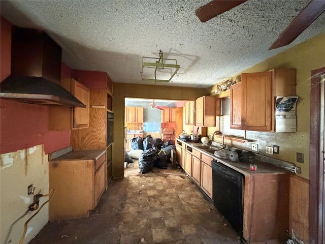 1301 Churchill Way, Sherman, TX 75092