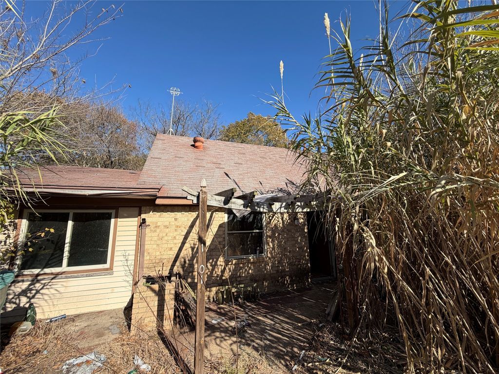 1301 Churchill Way, Sherman, TX 75092