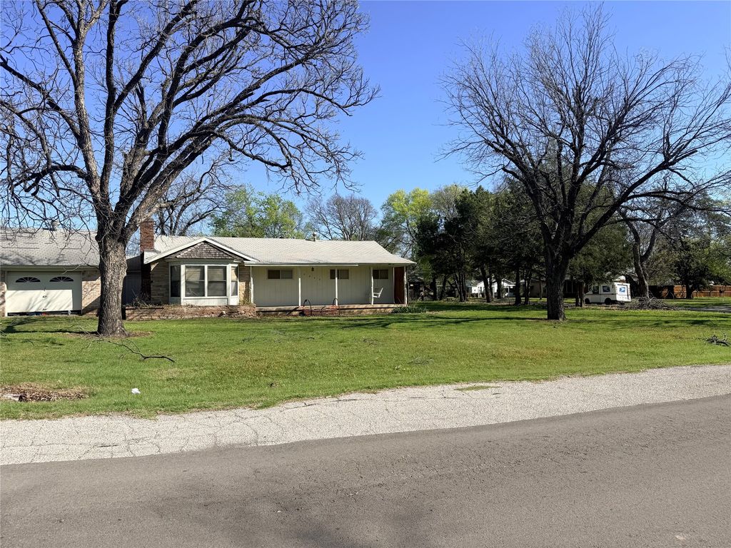 5829 Briarcliff Road, Haltom City, TX 76117