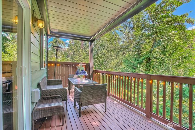 16426 85TH Place NE, Kenmore, WA 98028