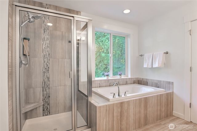16426 85TH Place NE, Kenmore, WA 98028