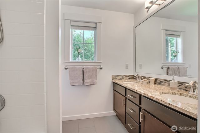 16426 85TH Place NE, Kenmore, WA 98028