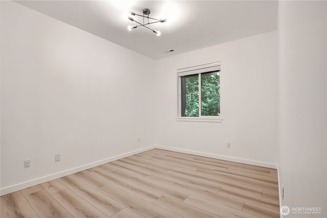 16426 85TH Place NE, Kenmore, WA 98028