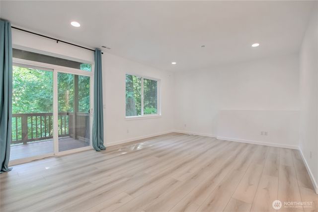 16426 85TH Place NE, Kenmore, WA 98028