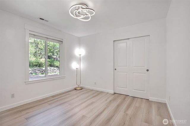 16426 85TH Place NE, Kenmore, WA 98028