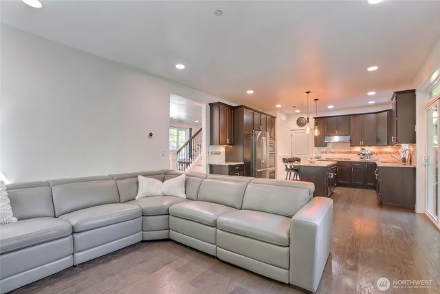 16426 85TH Place NE, Kenmore, WA 98028