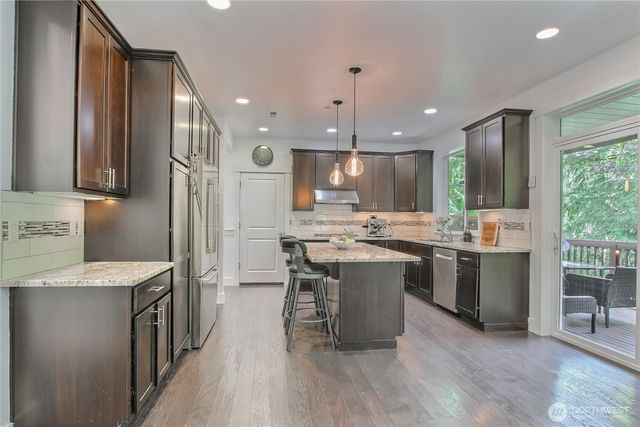 16426 85TH Place NE, Kenmore, WA 98028