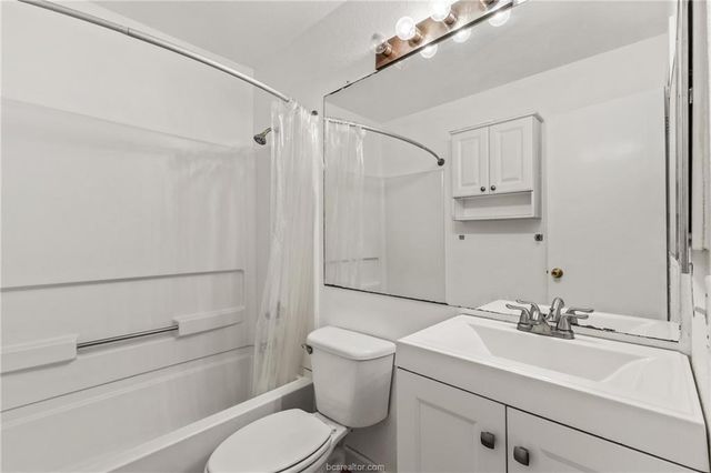 525 Southwest Parkway 302, College Station, TX 77840