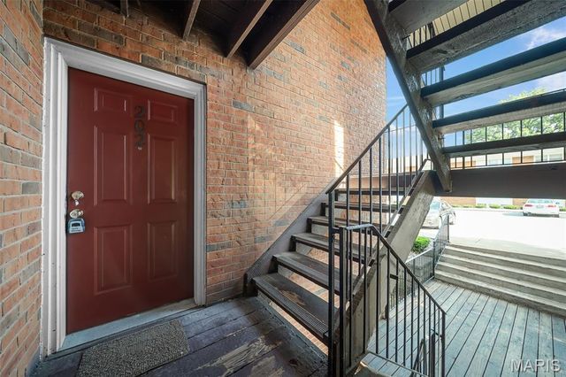 1946 Greenpoint Drive 202, St Louis, MO 63122