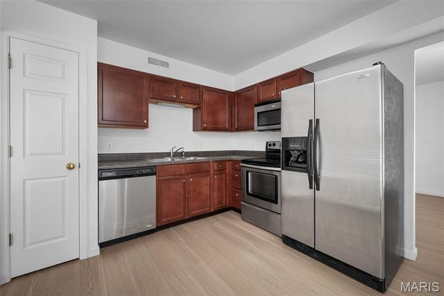 1946 Greenpoint Drive 202, St Louis, MO 63122
