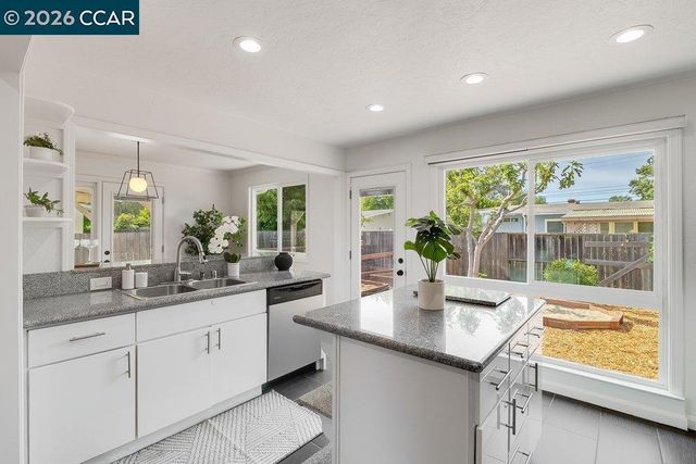 2725 Argyll Ave, Concord, CA 94520