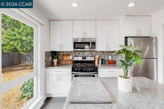 2725 Argyll Ave, Concord, CA 94520