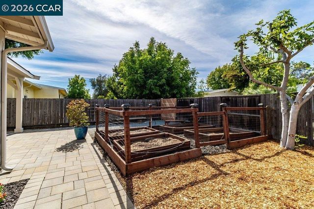 2725 Argyll Ave, Concord, CA 94520