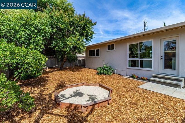 2725 Argyll Ave, Concord, CA 94520