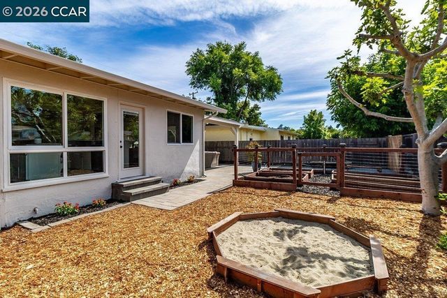 2725 Argyll Ave, Concord, CA 94520