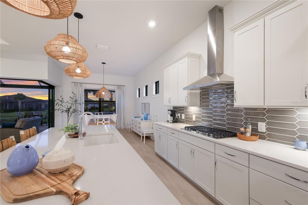 Image 15 of property listing at 18025 NORTHWOOD PLACE, Bradenton, FL 34202