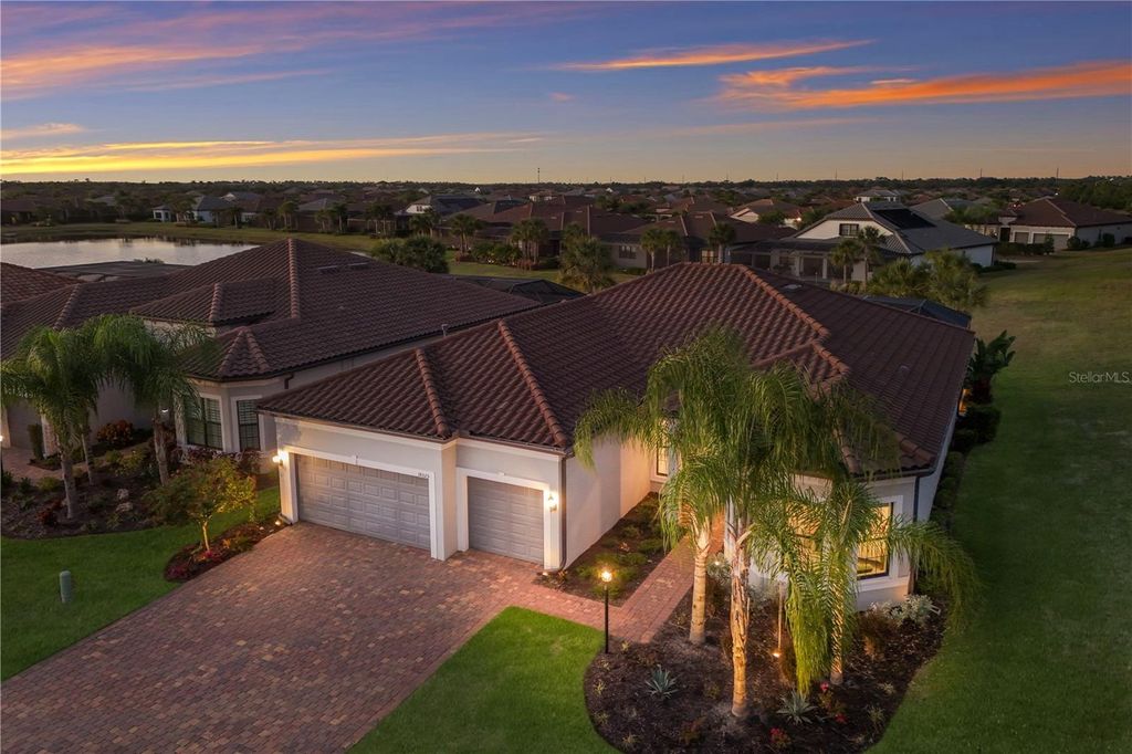 Image 4 of property listing at 18025 NORTHWOOD PLACE, Bradenton, FL 34202