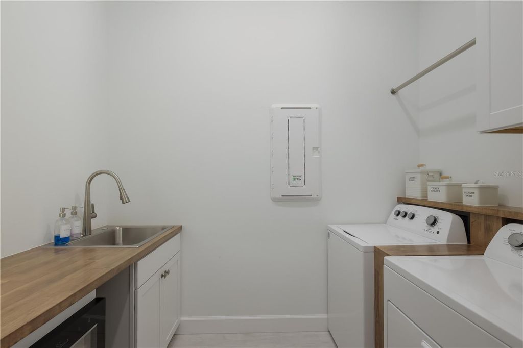 Image 34 of property listing at 18025 NORTHWOOD PLACE, Bradenton, FL 34202