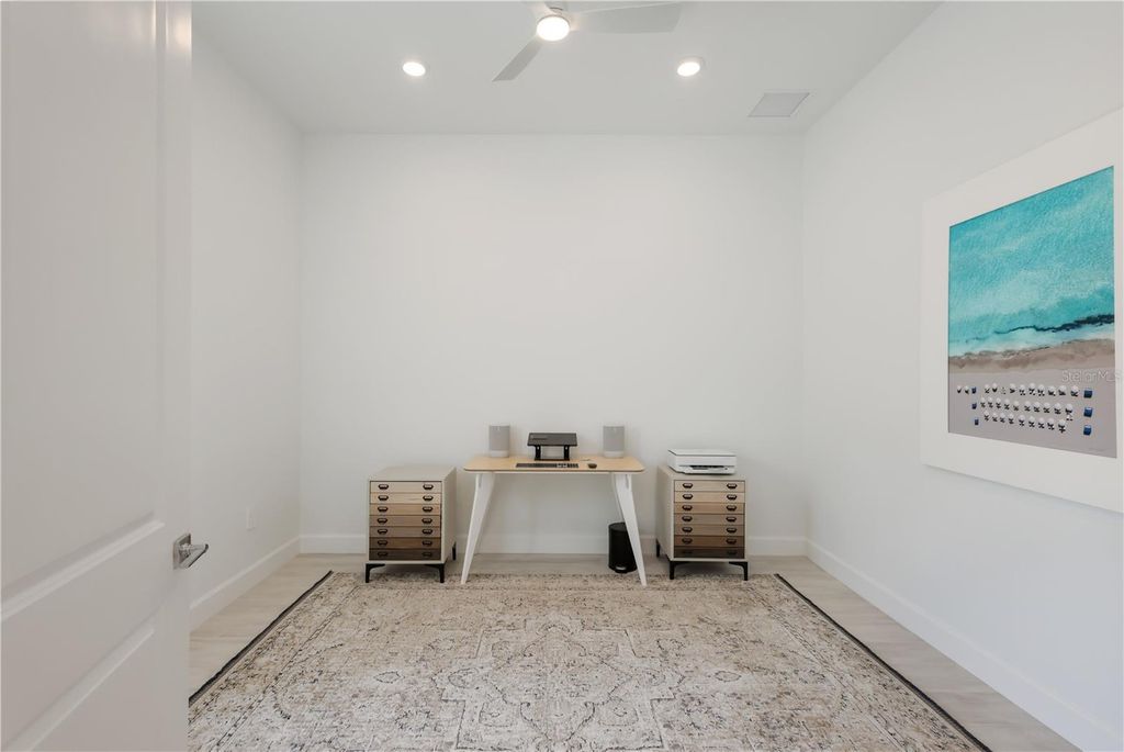 Image 8 of property listing at 18025 NORTHWOOD PLACE, Bradenton, FL 34202