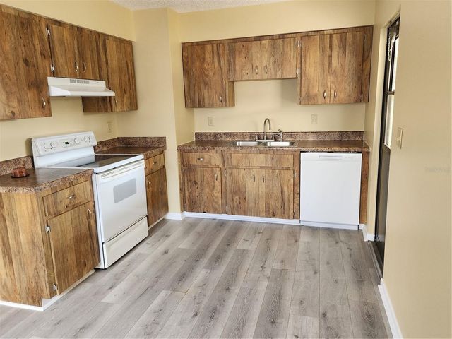 10055 SW 92ND AVENUE, Ocala, FL 34481