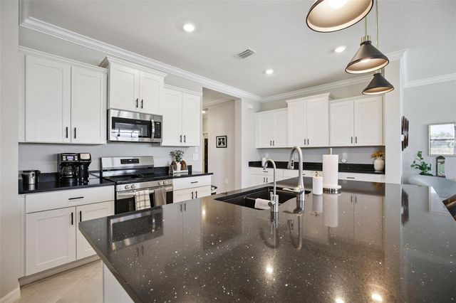 1885 CROSSVINE COURT, Port Charlotte, FL 33953