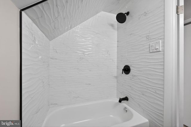 51 MILL RD, Burlington, NJ 08016