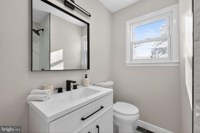 51 MILL RD, Burlington, NJ 08016