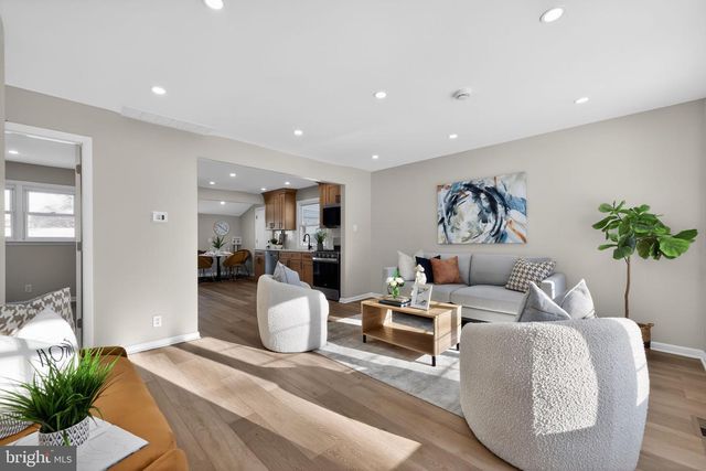 51 MILL RD, Burlington, NJ 08016