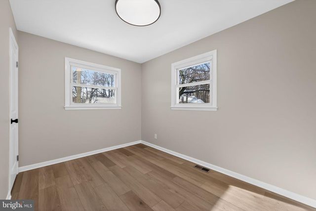 51 MILL RD, Burlington, NJ 08016