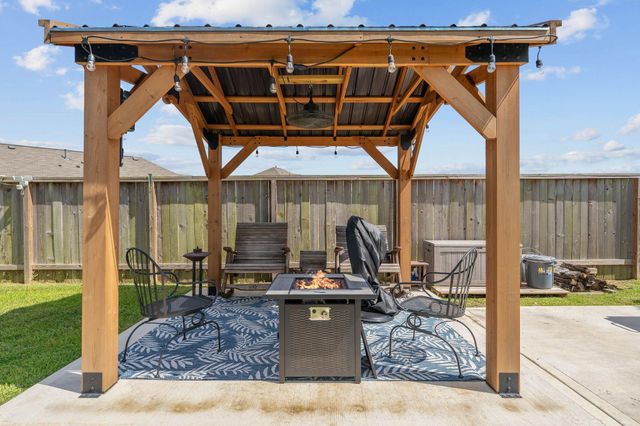 407 Rosebank Ranch, Magnolia, TX 77354