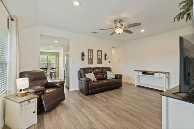 407 Rosebank Ranch, Magnolia, TX 77354