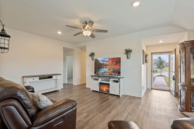 407 Rosebank Ranch, Magnolia, TX 77354