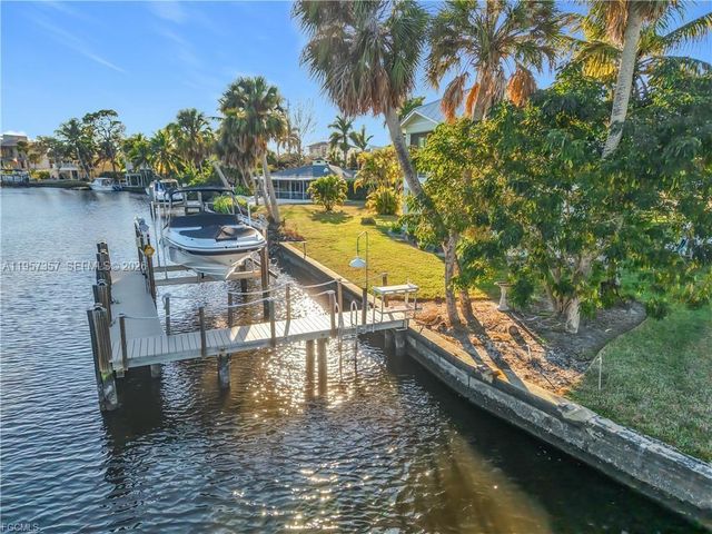 27520 Big Bend Rd, Bonita Springs, FL 34134